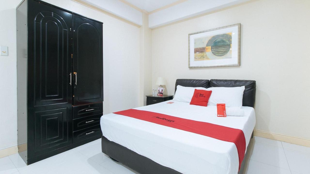 Reddoorz Plus @ Better Living Paranaque Paranaque City Экстерьер фото