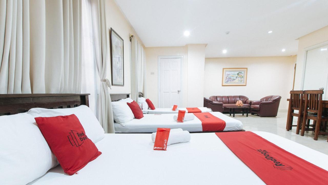 Reddoorz Plus @ Better Living Paranaque Paranaque City Экстерьер фото