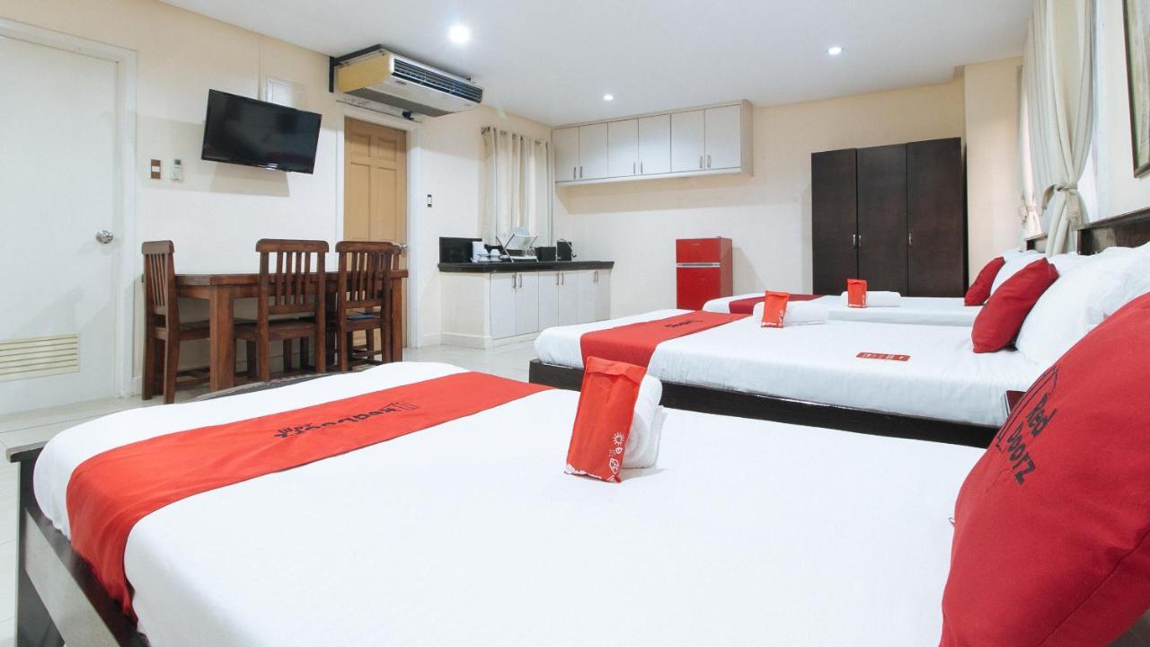 Reddoorz Plus @ Better Living Paranaque Paranaque City Экстерьер фото